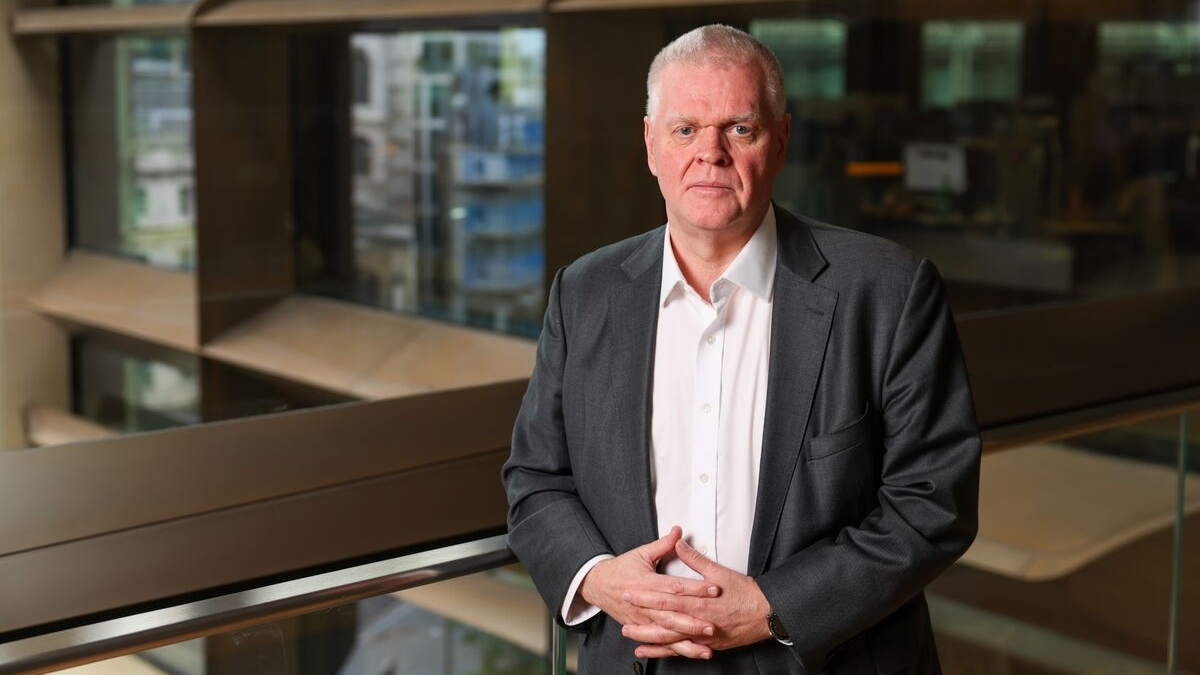 HSBC CEO Noel Quinn expresses confidence in China's real estate sector, emphasizing a progressive recovery and the necessity of time to address challenges.
Image Source: Bloomberg on X